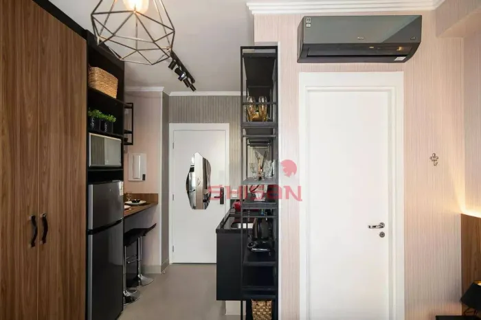 Studio totalmente mobiliado com armários moderno e internet instalado
