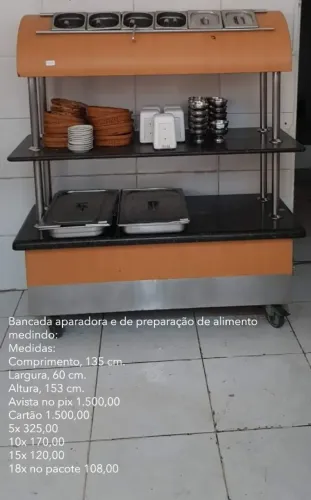Bancada de preparação de alimento em granito