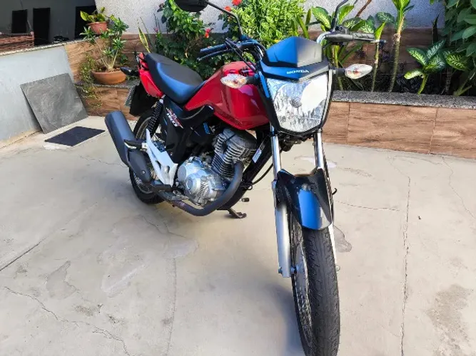 Moto CG Fan 160 Vermelha, Impecável e Baixa Kilometragem