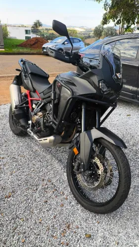 África twin 1100cc DCT baixo km