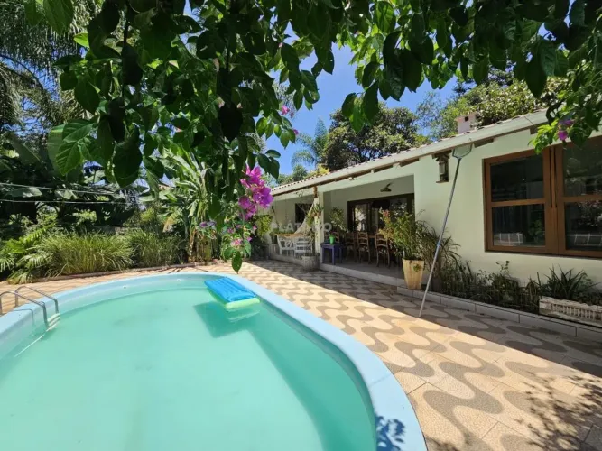 CHÁCARA / SÍTIO COM 4 DORMITÓRIOS, 2 VAGAS, 3850M² ÁREA TOTAL À VENDA