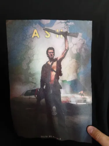 Camiseta Evil Dead. DELTA 88 ROYALE. TAMANHO G. ORIGINAL PORTO BLUE.