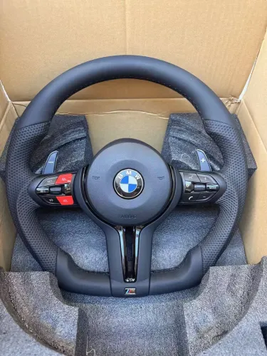 Volante M Sport Details RED