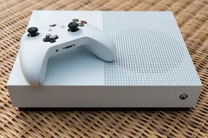 Xbox One S 1T Semi Novo