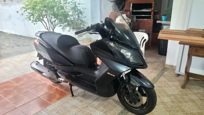 moto scooter kymco Downtown 300