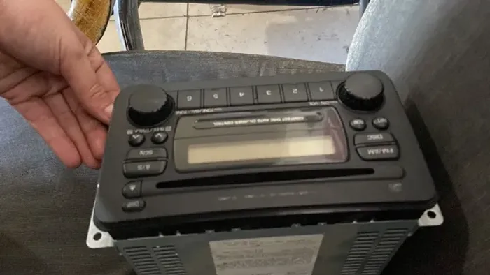 Rádio original Suzuki Jimny 2012