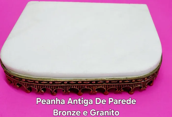 Peanha De Parede Antiga em Bronze e Granito Branco Vendida no Estado
