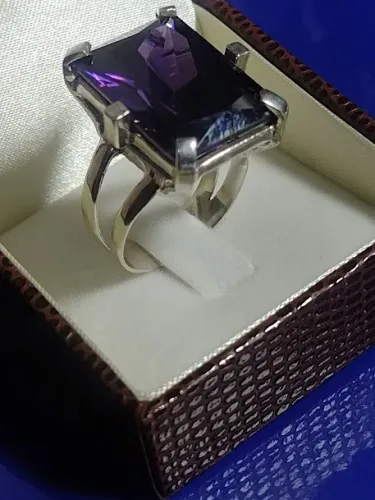 Anel Lilas Prata 950 Pedra Grande Zircônia 20 mm x 15 mm Peso 13 Gramas Maciço