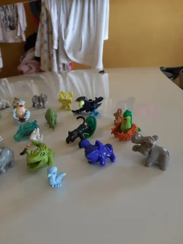 Coleção de mini animais novos (Troco por carregador Samsung 25W preto / Aceito cartão)