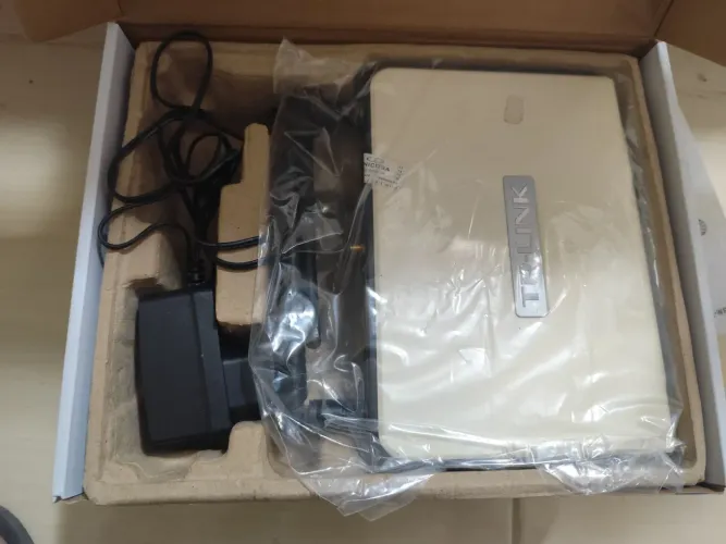 Roteador wireless TP-link 300 Mbps. Modelo TL-WR941ND