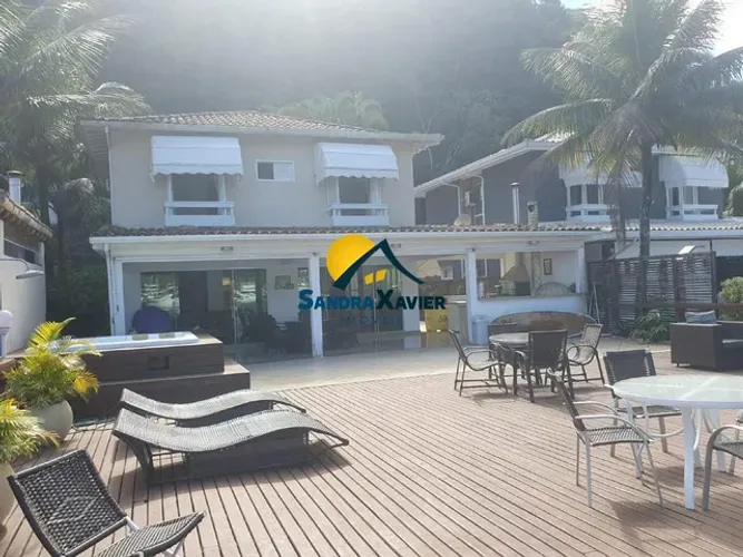 EXCELENTE CASA À BEIRA-MAR DE 04 SUÍTES PARA VENDA EM AQUARIUS HOUSE, ANGRA DOS REIS - RJ