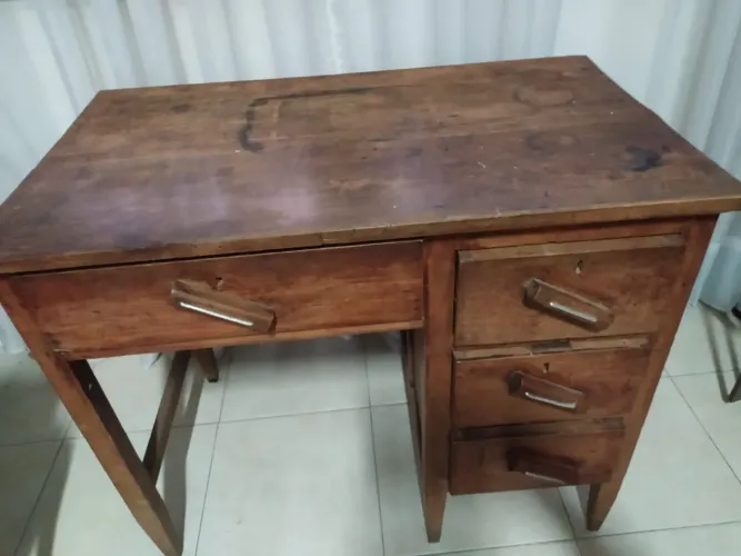 Mesa de Escritório Antiga em Madeira Maciça