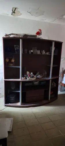 Rack Gigante para Sala em Ótimo Estado com Madeira de Alta Qualidade