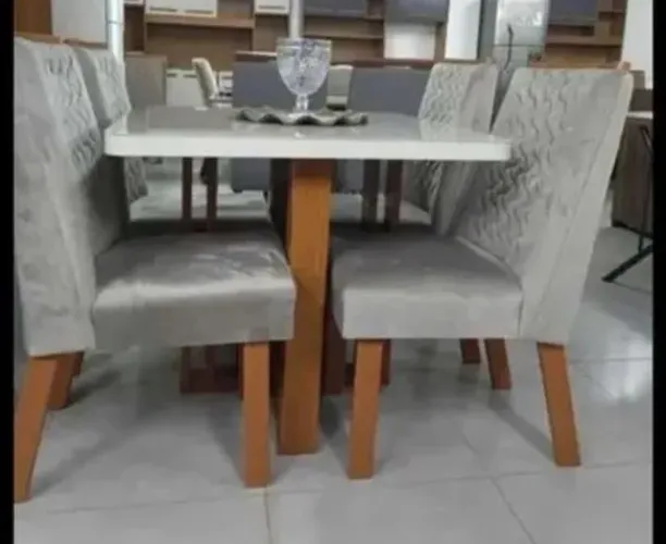 Mesa de jantar executiva em promoção tampo de vidro 