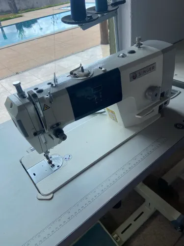 Máquina reta semi industrial 