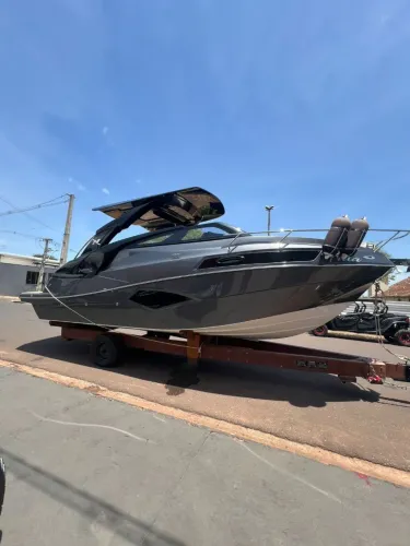 Lancha NX290 + motor 350hp V8