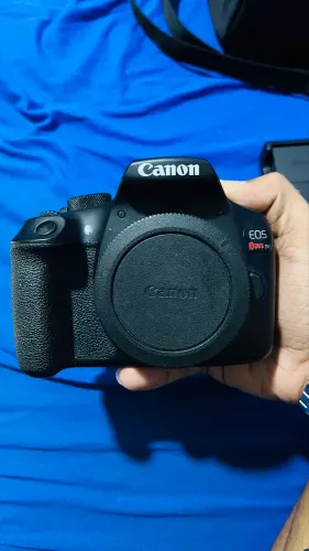 Canon T6 + 2 baterias + cartão + bag