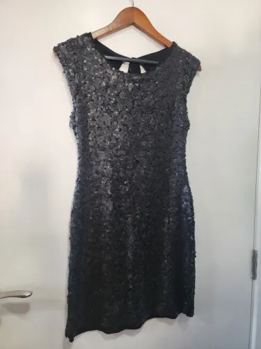 Vestido de Festa com Paetês Preto Tam. M