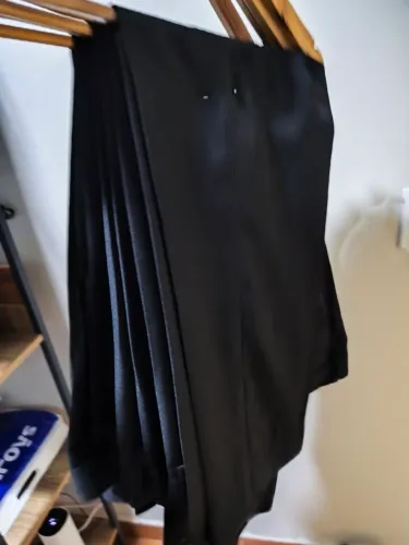 Calça social preta (vários tamanhos com referência de tamanho M)