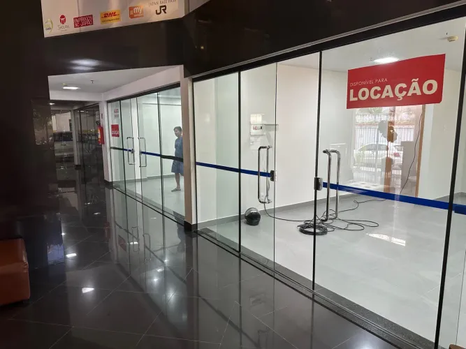 Lojas no terreo e mezanino Empresarial Acrópole