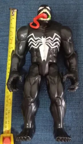 Boneco Venom Spider-Man Titan Hero Series 30 CM Hasbro