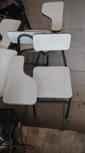 6 Cadeiras escolares infantis 
