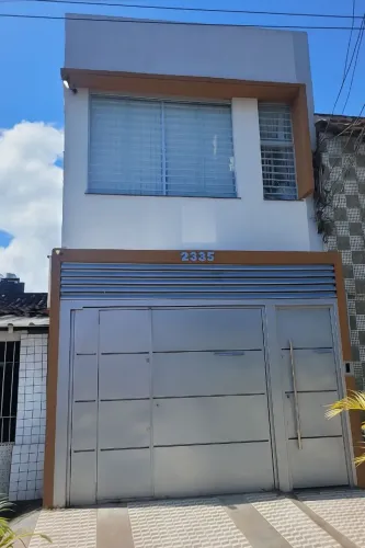 CASA C/ 6 SALAS COMERCIAIS NO MARCO - 2 PAVIMENTOS - OPORTUNIDADE ÚNICA!