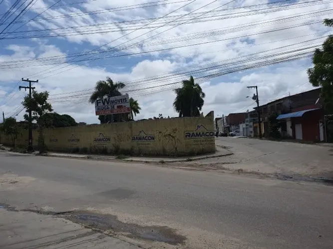 Alugo terreno no bairro de Messejana, com 4094.69 m², valor R$ 10.000,00.
