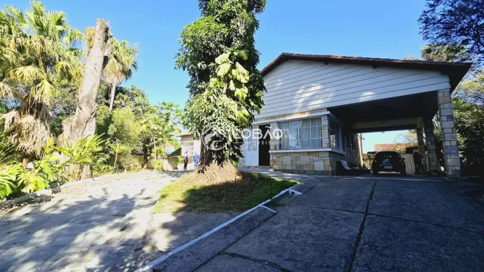 Imóvel para venda tem 350 metros quadrados com 4 quartos em Centro - Resende - RJ