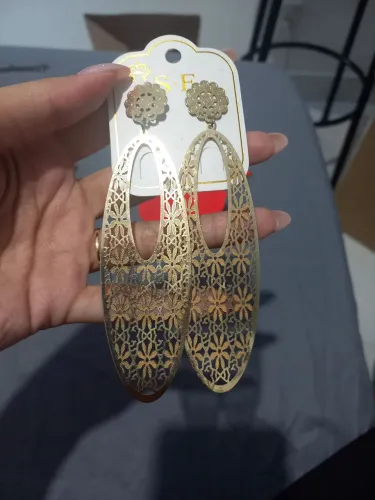 Brincos Dourados Vazados - NOVO