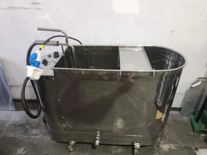 Banheira aço inox Turbilhão Arktus 220L com aquecimento novo sem uso