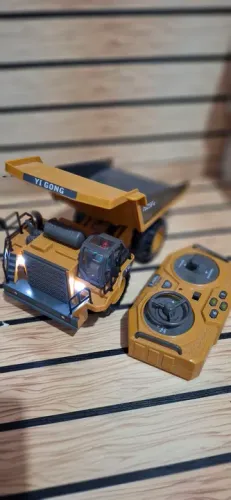 Caminhão de Brinquedo - Controle Remoto