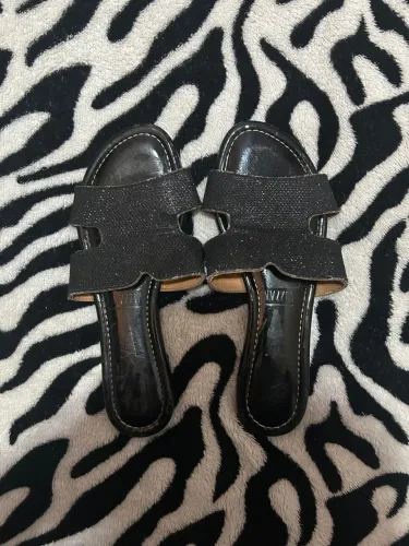 Sandália Feminina Preta com Detalhes