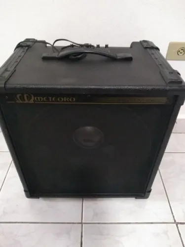 Amplificador de baixo meteoro 100 watts