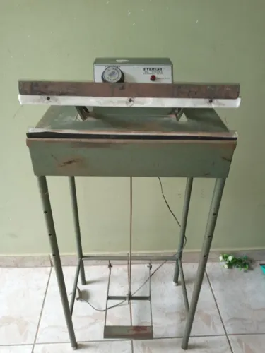 MAQUINA SELADORA DE PEDAL