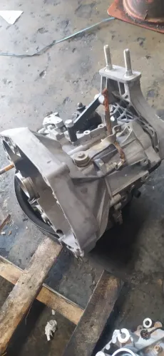 Caixa de marcha Mobi evo semi nova original (preço a vista)