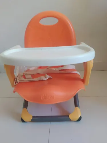 Cadeira portátil de alimentação infantil