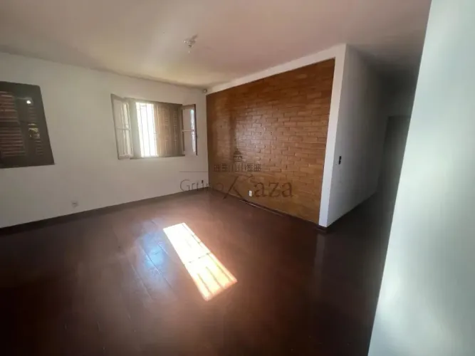 Oportunidade - Casa Comercial/Residencial - Vila Ema - 4 Dormitórios - 355m².