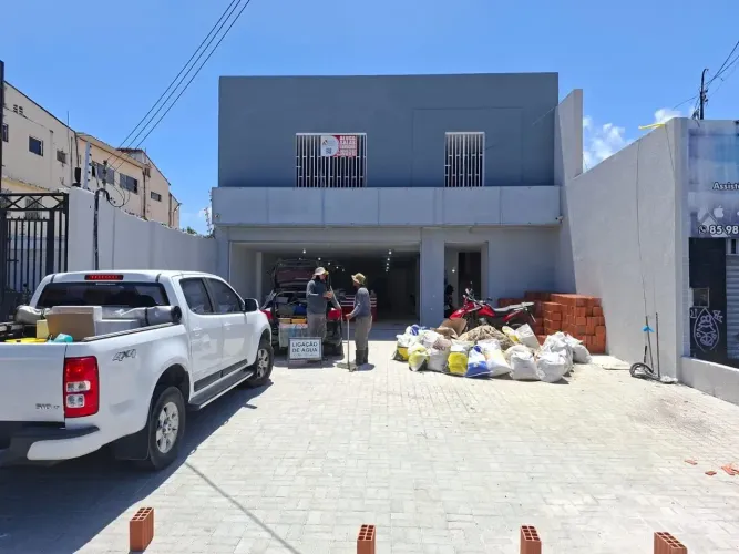 Centro comercial  para aluguel com 26 metros quadrados em Cidade dos Funcionários - Fortal
