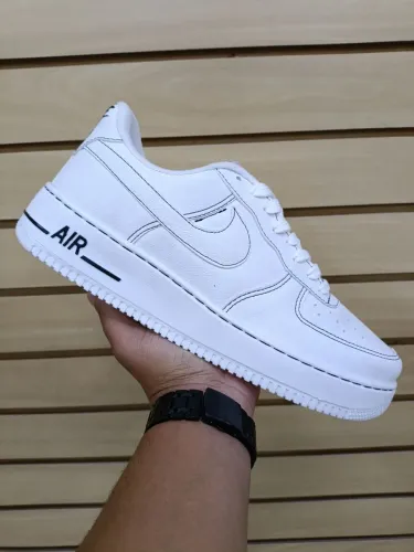 Nike Air Force 1 Branco com Costuras Pretas