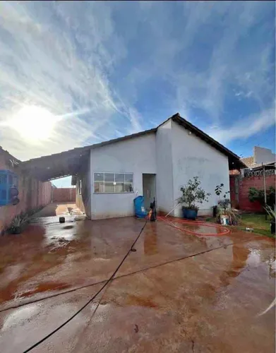 Casa com ótimo terreno - ZONA LESTE COD G072