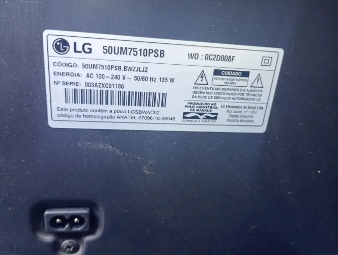 Smart tv LG 50 polegadas   ( atenção com a tela quebrada)