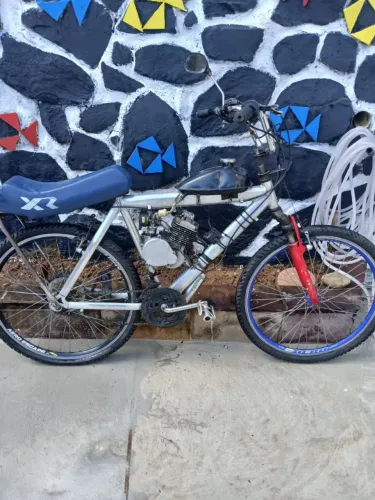 Bike motorizada leia o anuncio