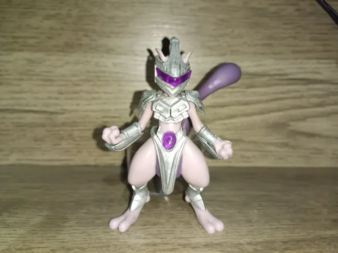 Action Figure Mewtwo Armored - Colecionável