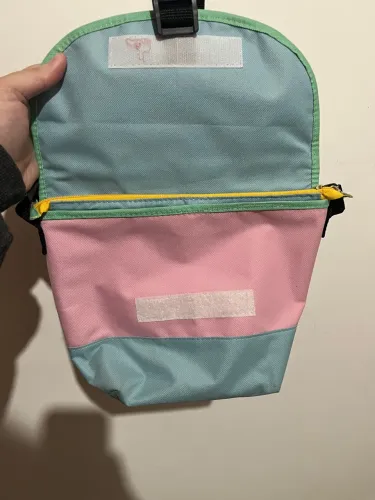 Bolsa Colorida com Design Moderno