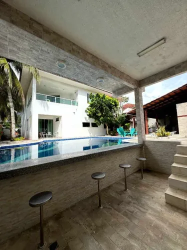 Casa com  seis suítes no condomínio Itapuranga II bairro: Ponta Negra