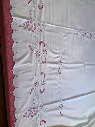 Toalha de Mesa Bordada Richelieu