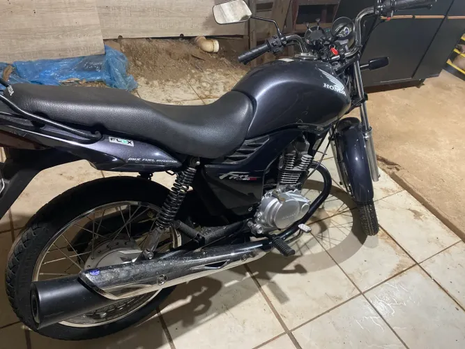 Vende-se cg fan esi 150 mix 2012