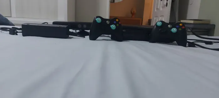 Xbox 360 slim com defeito