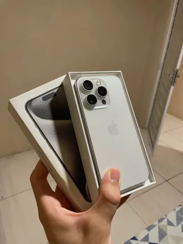 iPhone 15 Pro - Premium